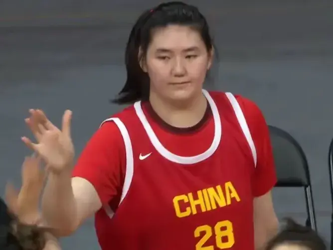 男有杨瀚森，女有张子宇！中国篮球还是应走“中锋为王”技术路线