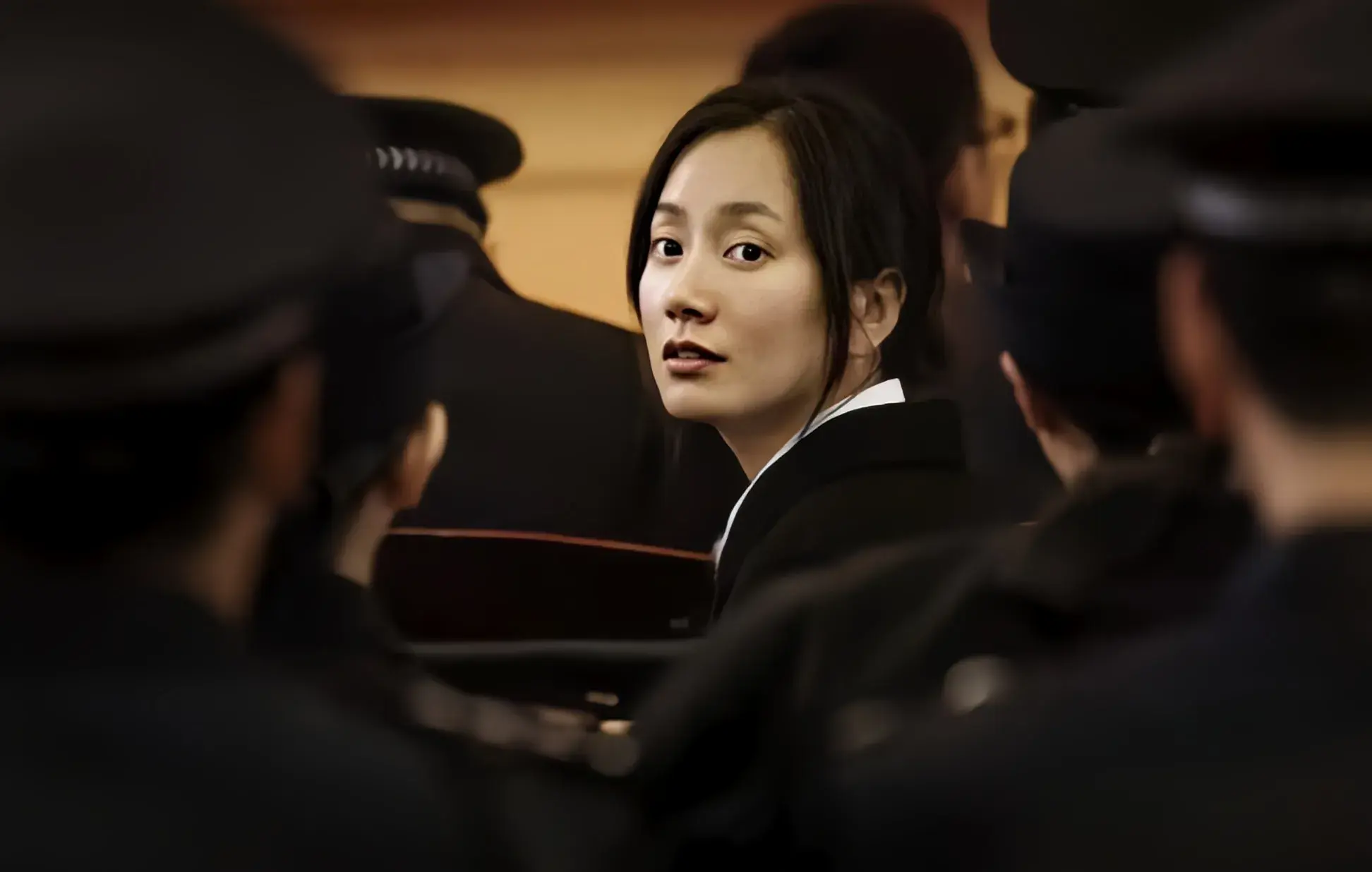 《以法之名》有外国籍演员就算了！却还有2位关系户，来头都不小
