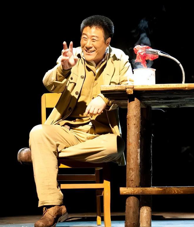 吕凉：和妻子恩爱40多年无绯闻，演完《长安的荔枝》再度爆红！