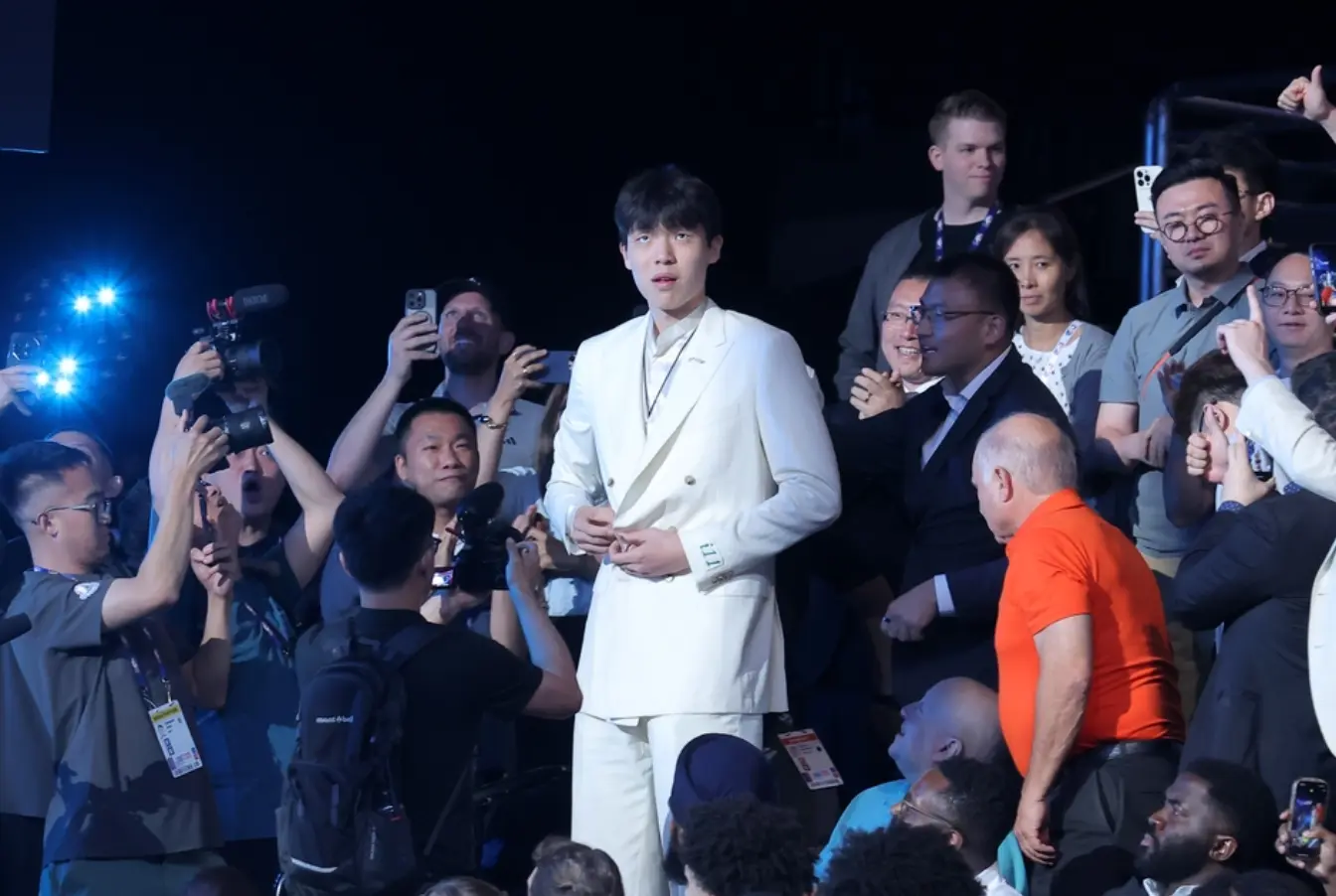 中国男篮名宿巴特尔，给杨瀚森送上祝福，并且提了5条建议
