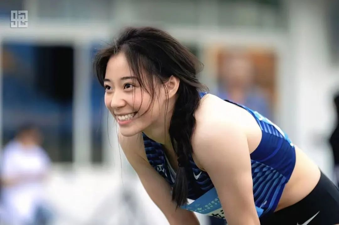 四川妹子刘峡君高考462分，有望被清华或北大录取！她是国家级运动健将，去年放弃复旦选择复读