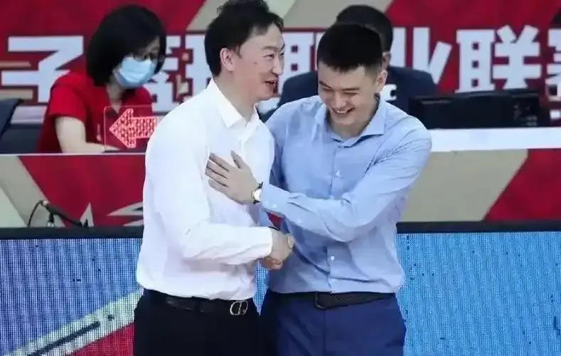 辽宁男篮地震巨变，内线难题终于破局，杨鸣或将缔造历史