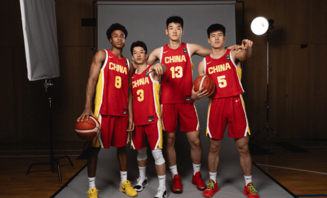 中国U19男篮12人名单出炉：朱正领衔后卫线，张博源等人在列