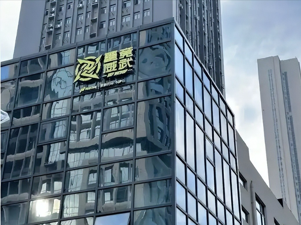 70岁的王健林也没想到，37岁夜夜笙歌的王思聪，终于给他争了口气