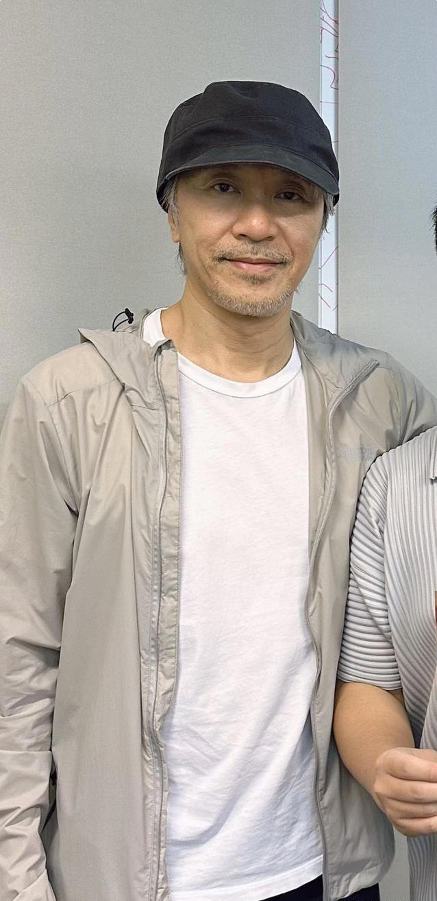 周星驰63岁生日忙拍戏,蛋糕小得可怜,林允十年祝福有多真?