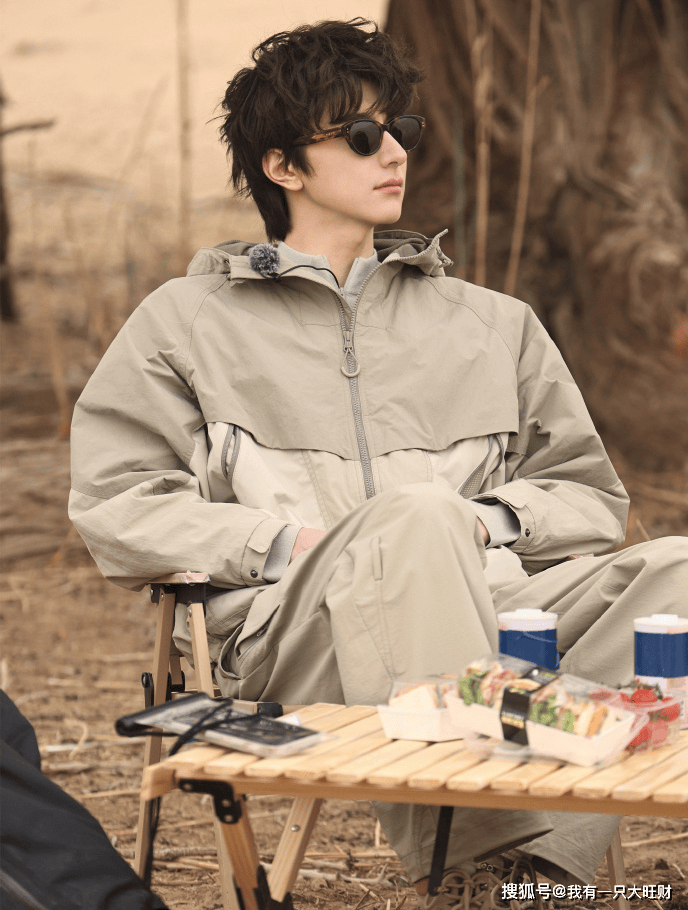 《旷野星球》林一沙漠越野初体验，一脚油门直接入坑，惨遭滑铁卢