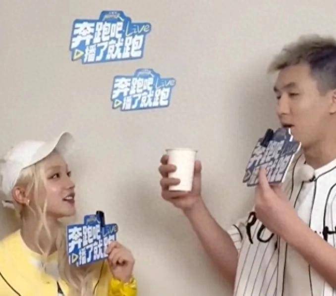 郭艾伦澳门综艺首秀！水仗大战燃爆全场，银白造型帅气十足
