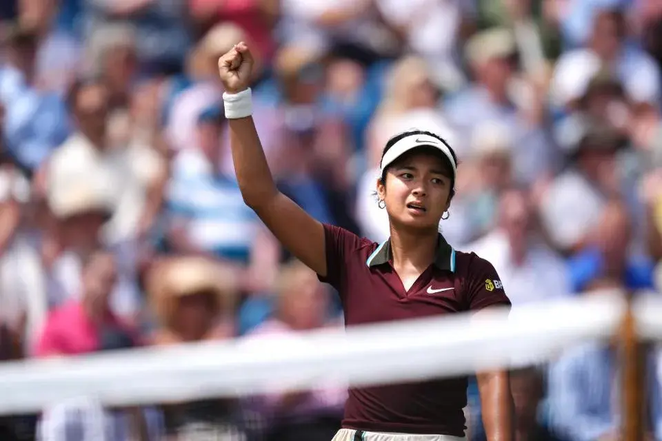 王欣瑜后第2人！20岁亚洲少女首进决赛；2-0！斯瓦泰克完胜保利尼