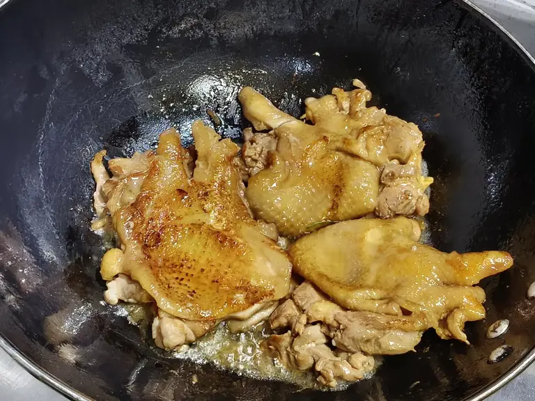 葱油鸡腿肉的做法，简单易学，香嫩多汁