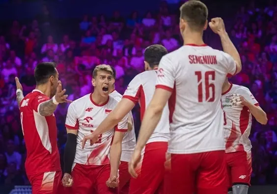 3-2！让二追三绝境翻盘，世界第1鏖战五局大逆转，中国男排4连败