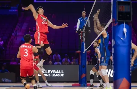 3-2！让二追三绝境翻盘，世界第1鏖战五局大逆转，中国男排4连败