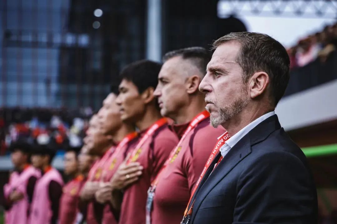 国足伊万和平分手，久尔杰维奇“直面挑战”