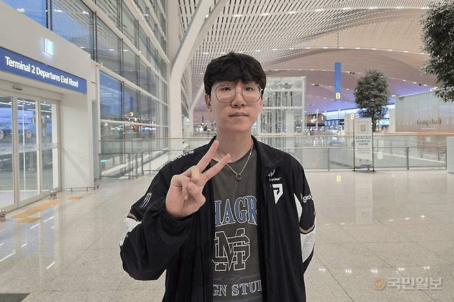 Chovy：载赫哥总是疯狂安利进击的巨人，还说Duro长得像巨人