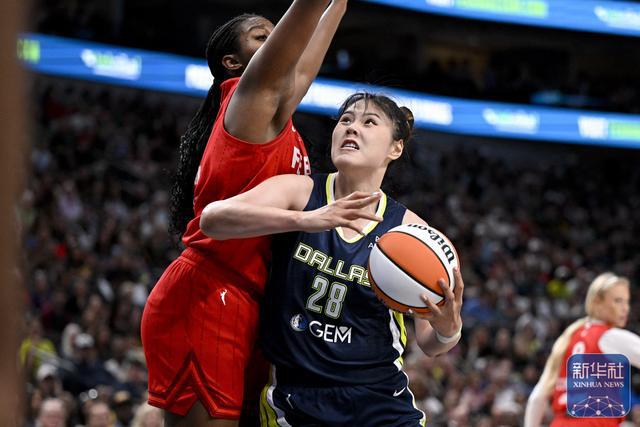 篮球丨WNBA：李月汝所在的达拉斯飞翼队不敌印第安纳狂热队