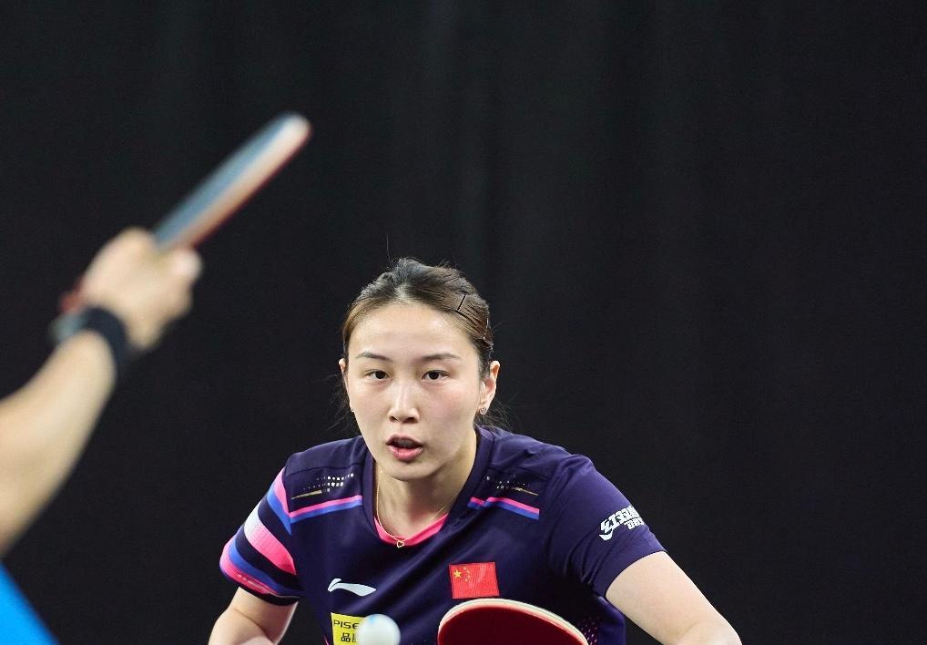 连克日乒主将！中国女乒20岁新星蹿升，5朵金花进8强围剿张本美和