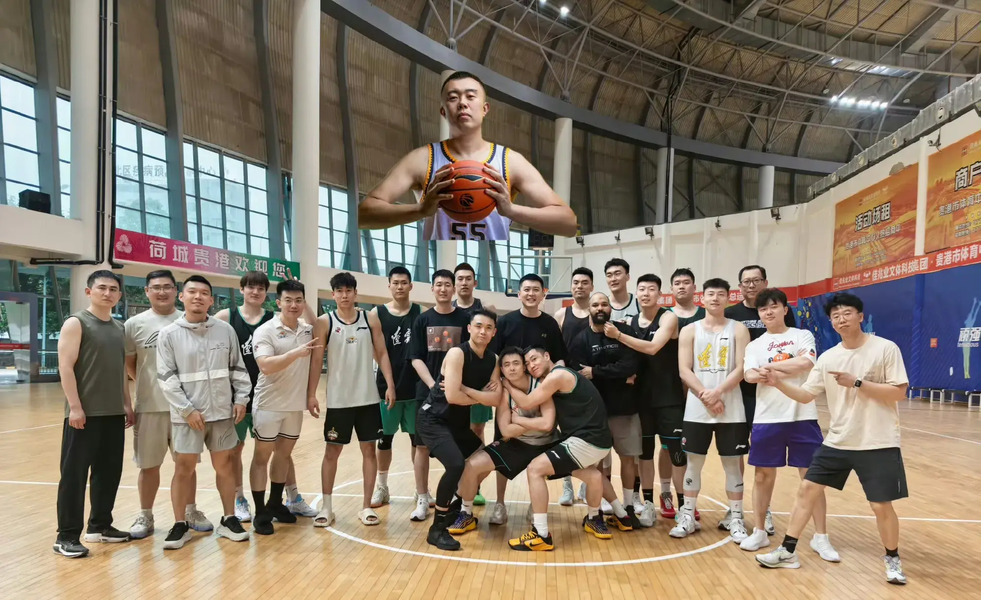 辽宁男篮尝试球员交易，涉及锋线和内线位置，估计二老真要退役了