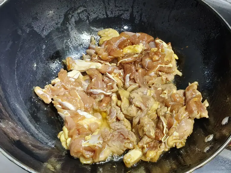 葱油鸡腿肉的做法，简单易学，香嫩多汁