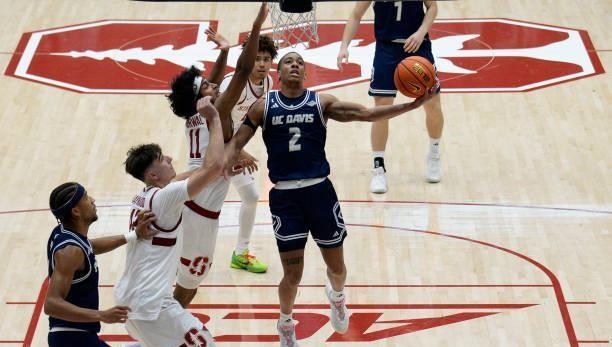 NCAA顶级得分手将代表湖人参加夏季联赛，他能得到留队的机会吗？