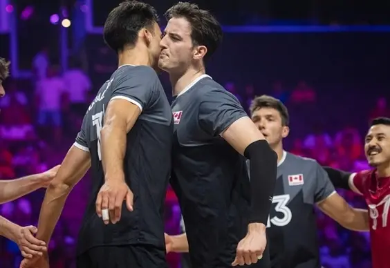 3-2！让二追三绝境翻盘，世界第1鏖战五局大逆转，中国男排4连败