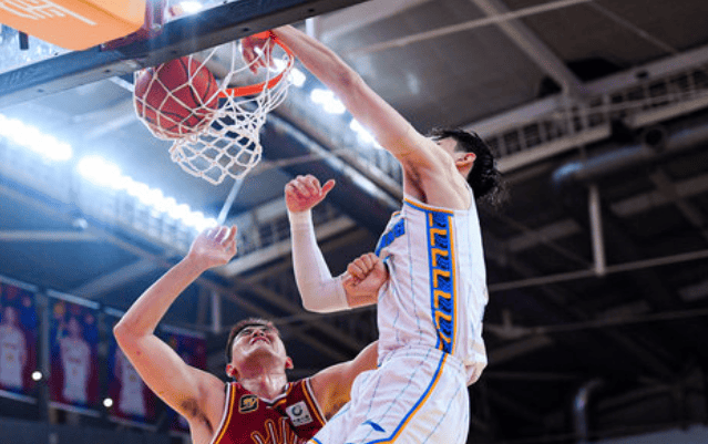 宋翔：曾凡博冲击NBA的事情并没有确定消息