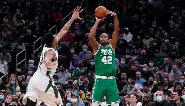 NBA勇士将与冠军中锋霍福德达成加盟协议&库里十分认可后者领导力