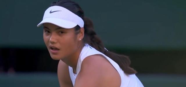 2-0！世界第一杀疯了 送华裔天才少女出局 闯进温网16强+奖金235万