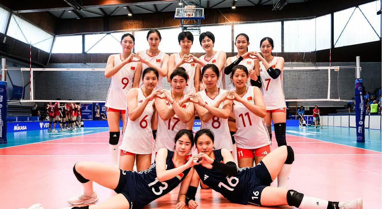 3：2！中国队三连胜，日本拦网被虐20分，施佳仪差距大，主攻低效