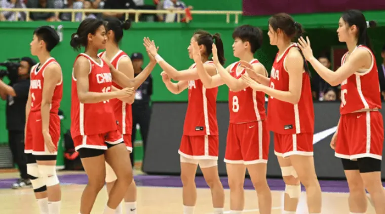 国青女篮12人名单出炉，小组赛程友好，放手一搏，首秀有望开门红