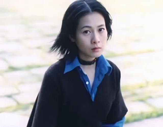 ����Ӣ���������������ع⣬�۽��ɳڱ�ָ���ϣ�С10���Ϲ�¶��