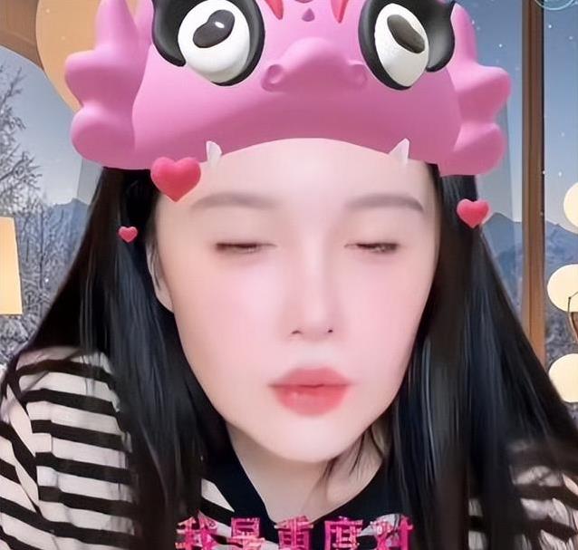 赵本山女儿亿万家产，抑郁症却让她站不稳，钱真能买到幸福？