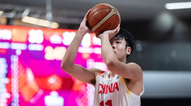 深夜坏消息，76-85：中国男篮世界杯5连败、难求一胜，送21个失误