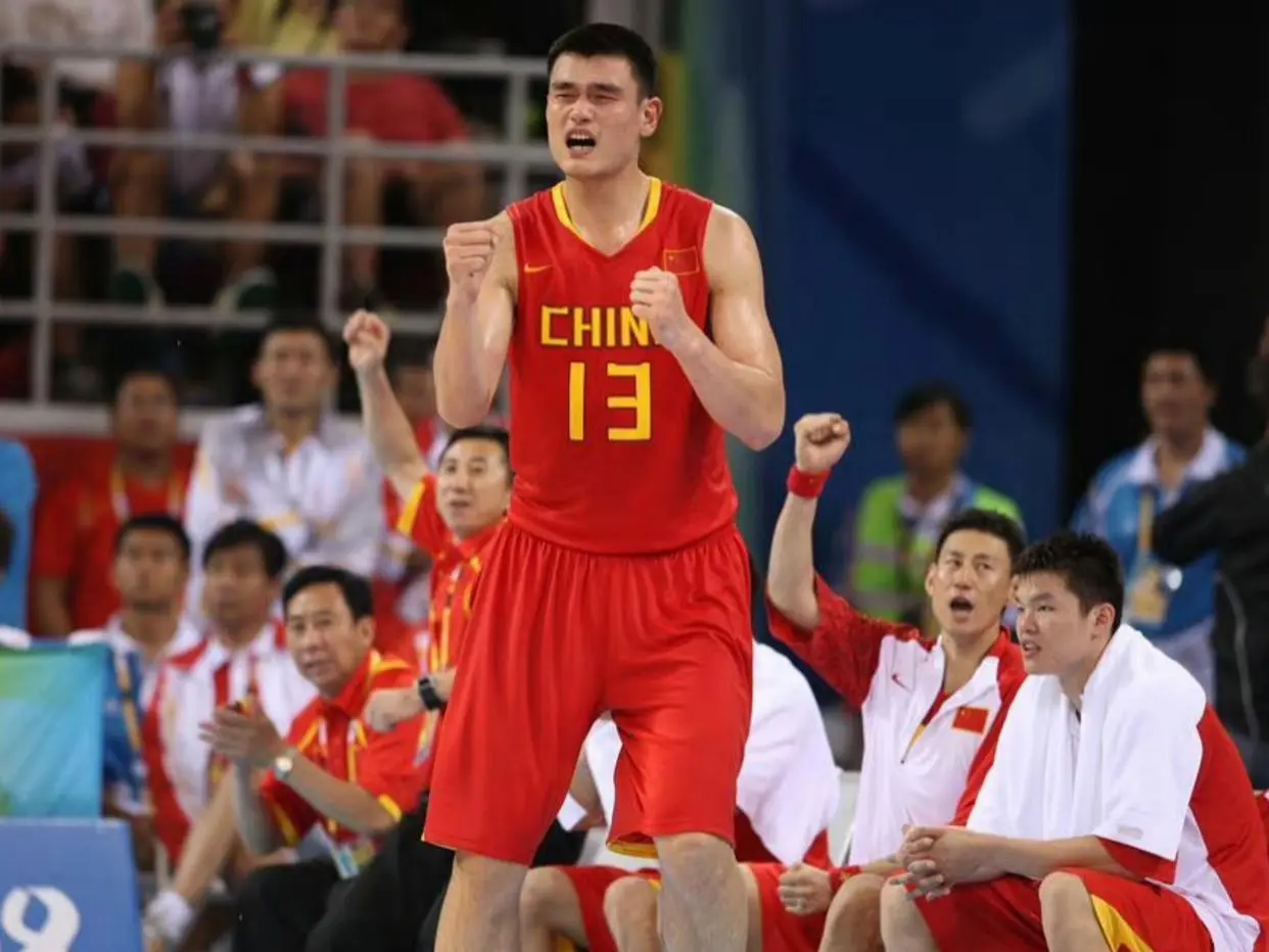 有争议！杨瀚森躲不开亚洲杯，NBA夏联四场确定，郭士强惹怒球迷