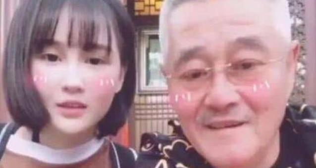 赵本山女儿坐拥亿万财富，重度抑郁却让她站都站不稳？