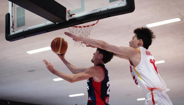 深夜坏消息，76-85：中国男篮世界杯5连败、难求一胜，送21个失误
