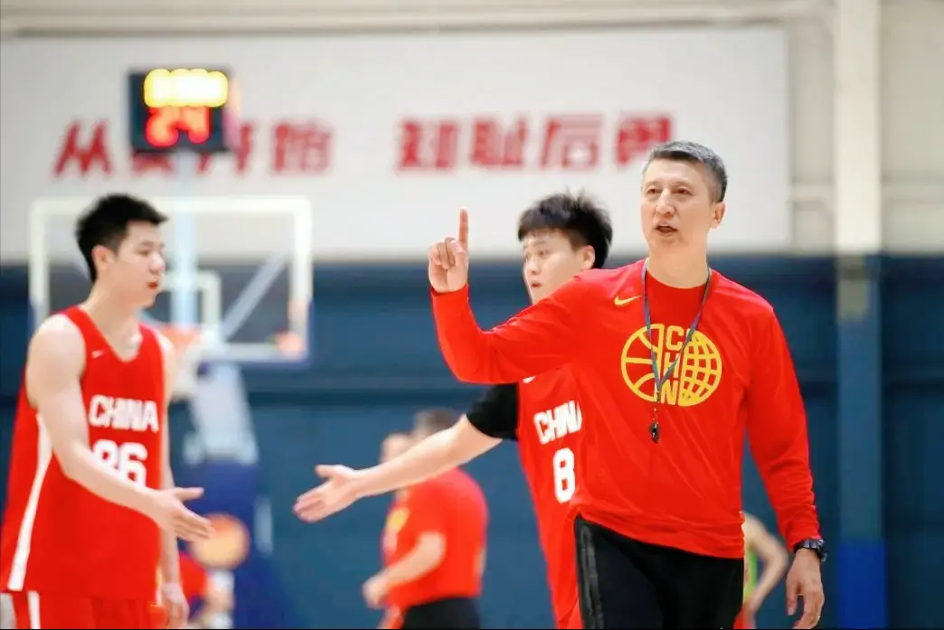 王浩然离队终于明白姚明为何力争续约乔帅，17人名单再暴人情世故