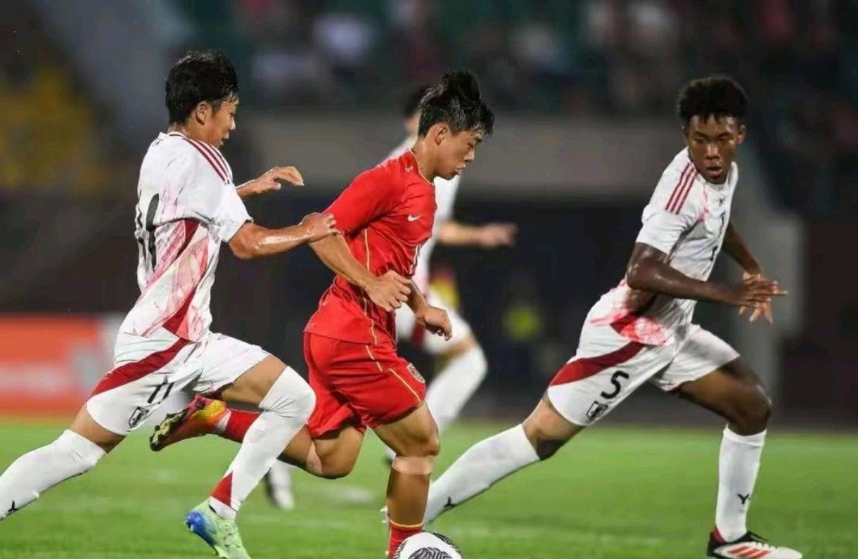 和平杯首秀：何思凡、帅惟浩脚风不顺，国少只会走边路