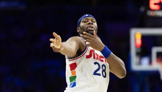 NBA尼克斯新援前锋亚布塞莱讽刺76人：毫无诚意&给我一份廉价合同