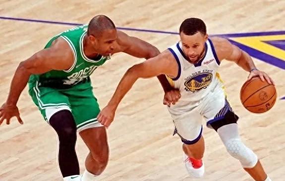 NBA勇士将与冠军中锋霍福德达成加盟协议&库里十分认可后者领导力