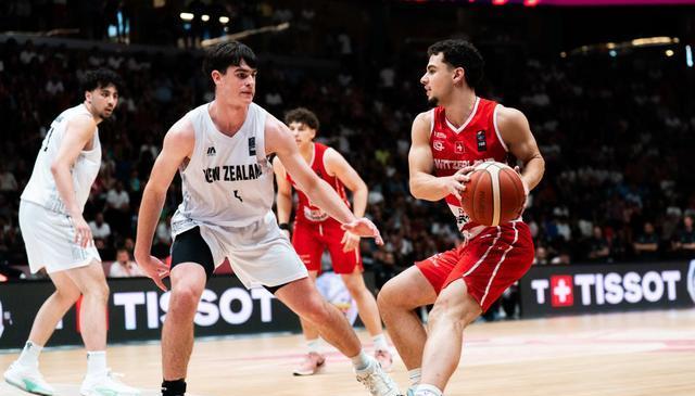 美国惊险过关,U19世界杯四强诞生,欧洲占两席!中国男篮五连败