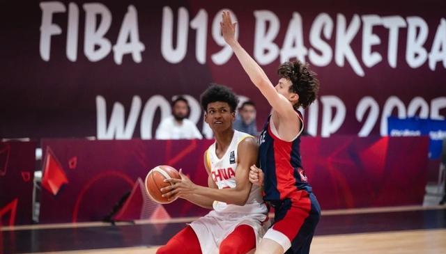 U19男篮世界杯：中国遭法国逆转5战全败 张博源17分郇斯楠16+9