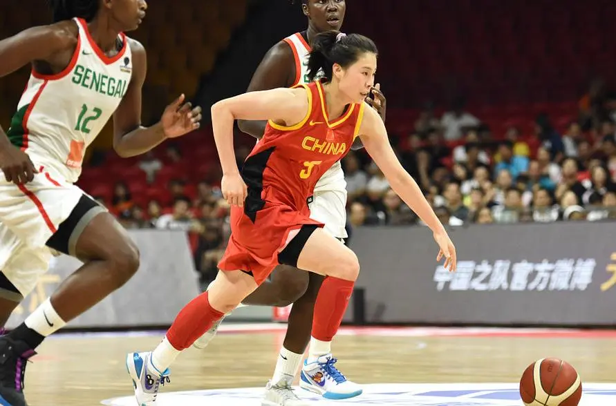 中国女篮VS澳大利亚全力出击！张子宇猛攻内线，宫鲁鸣强调防守