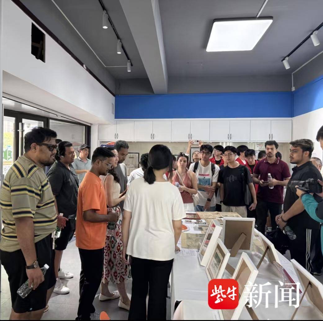 老照片打开江苏足球记忆，74年前大战南哥这样办开球礼