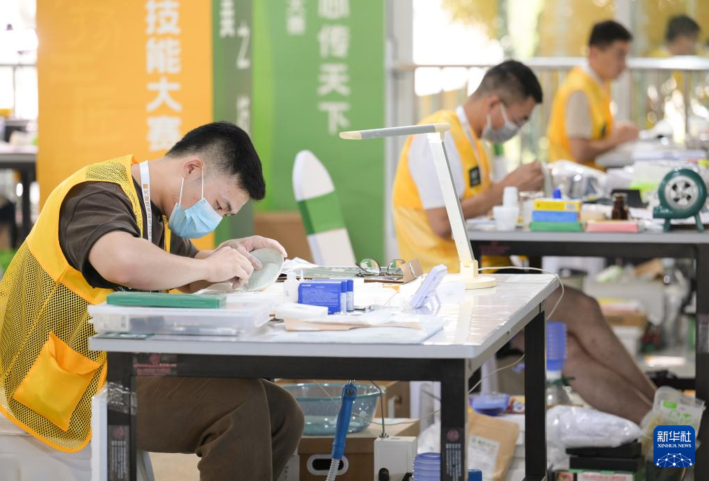 新华全媒+丨第二届全国文物行业职业技能大赛在四川举行