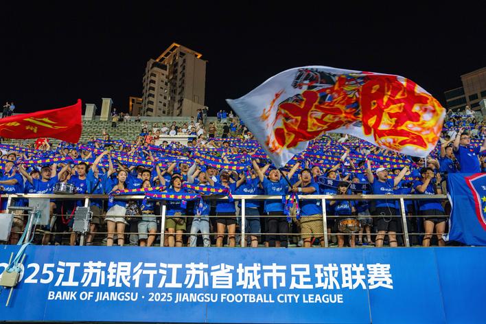 场上是对手，场下是兄弟
