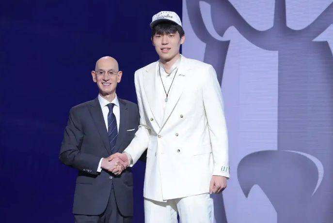 议起复盘｜杨瀚森夏联首秀12日战勇士将成主力中锋 去年首次夏联表现如何？