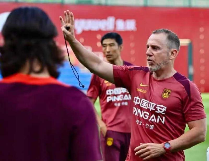 东亚杯 | 国足首战韩国队 久尔杰维奇“速成训练”效果如何？
