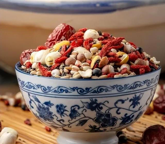 “排湿第一米”被发现，根本不是薏米！熟吃养胃，生吃肾好