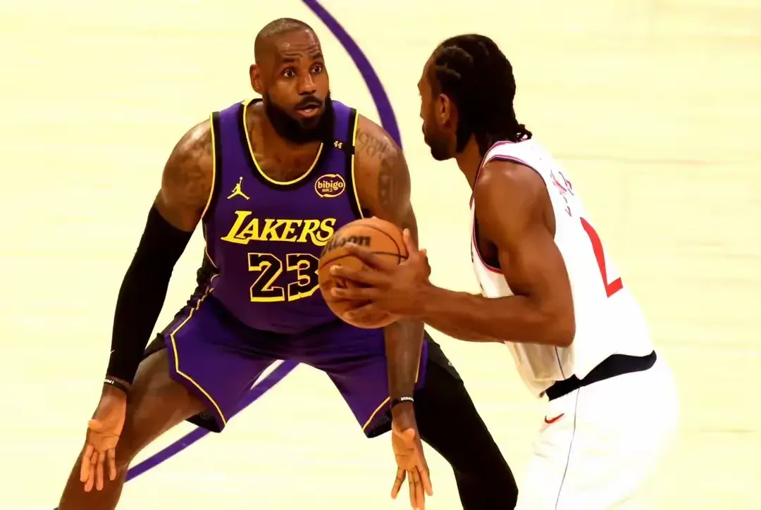 NBA的残酷真相，在詹姆斯和湖人续约极限拉扯中体现的淋漓尽致