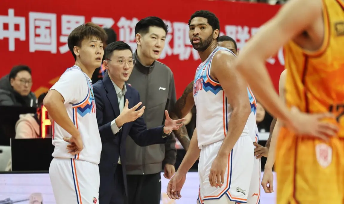 只差官宣！新疆确认续约全能大外援，季后赛场均20+11被刘炜看重