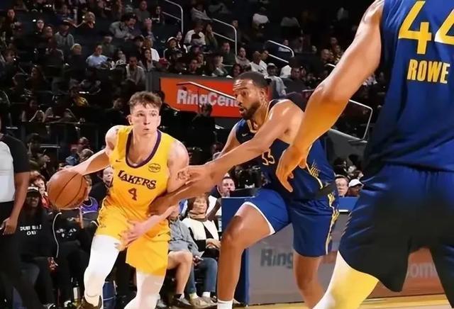 NBA湖人队记者发问克内克特：你就这样六点起床？一天三练的吗？